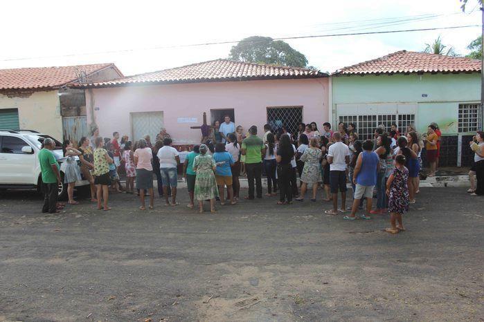 Procissão leva fiéis às ruas de Francinópolis - Imagem 46