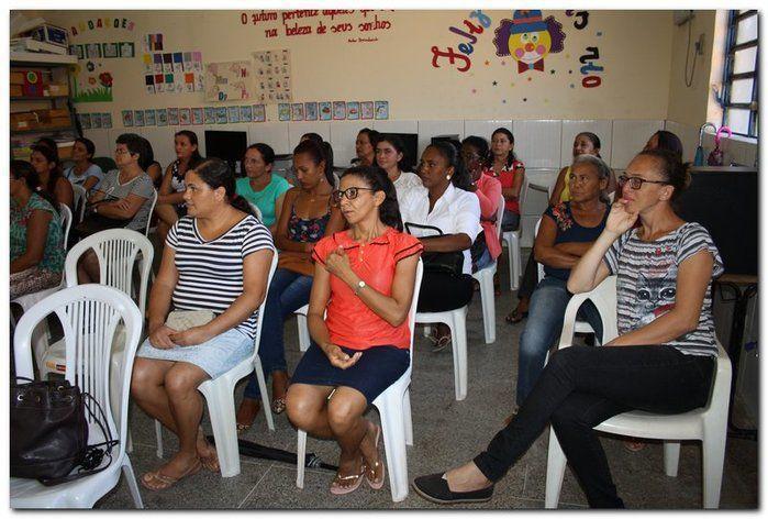 Merendeiras das escolas municipais passam por capacitação  - Imagem 2