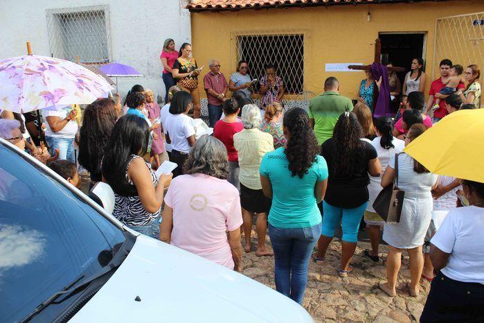 Procissão leva fiéis às ruas de Francinópolis - Imagem 11