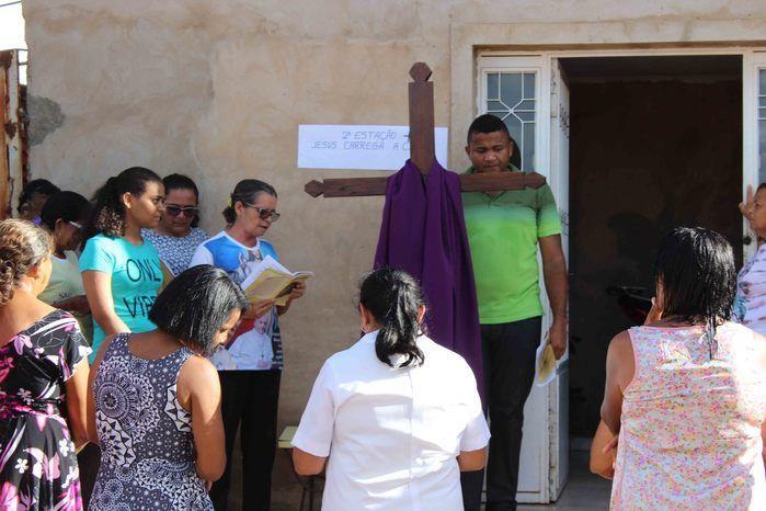 Procissão leva fiéis às ruas de Francinópolis - Imagem 6