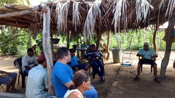 Prefeito participa de reunião com moradores de assentamento  - Imagem 1