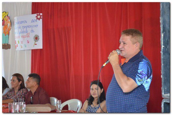 Secretaria Municipal de Educação entrega livros didáticos  - Imagem 4