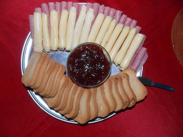 Assistente Social é surpreendida com um café da manhã. - Imagem 2