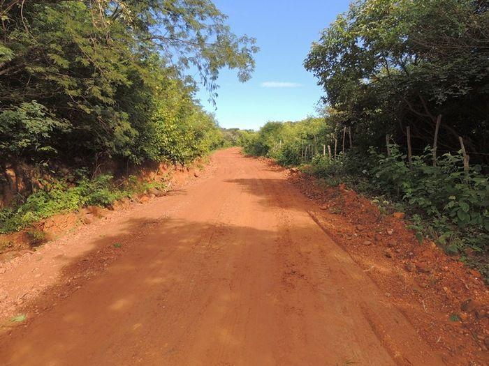 Município intensifica recuperação de estradas vicinais  - Imagem 12