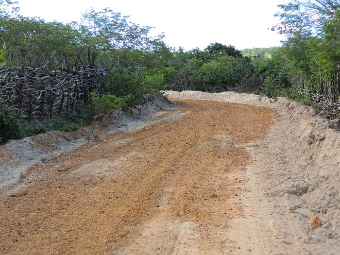 Município intensifica recuperação de estradas vicinais  - Imagem 40