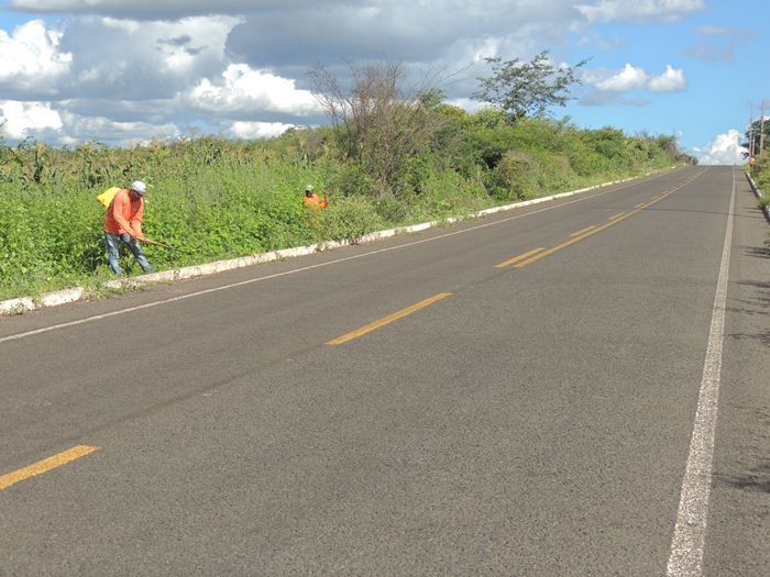 Município intensifica  limpeza nos bairros e comunidades rurais  - Imagem 13