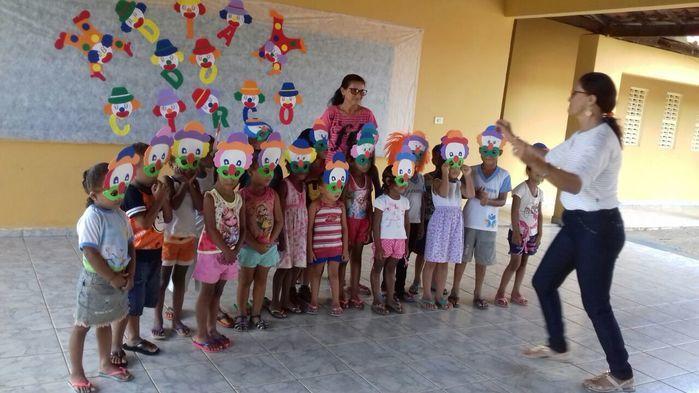 Escola Municipal comemora “Dia do Circo” - Imagem 11