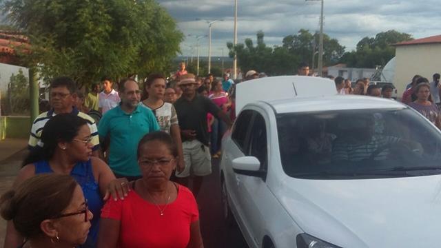Corpo do chefe da Agespisa é sepultado em Pimenteiras  - Imagem 2