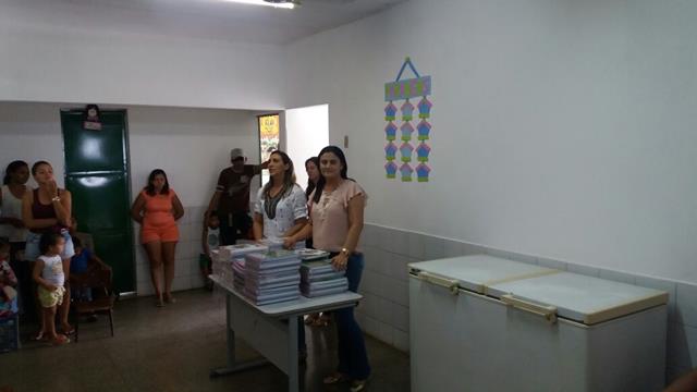Educação de Pimenteiras distribui livros e uniformes para alunos  - Imagem 2