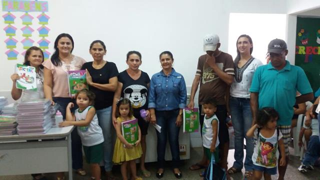 Educação de Pimenteiras distribui livros e uniformes para alunos  - Imagem 4