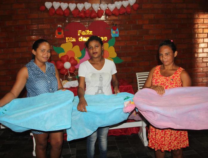  Prefeitura de Porto realiza entrega de enxovais para gestantes  - Imagem 9