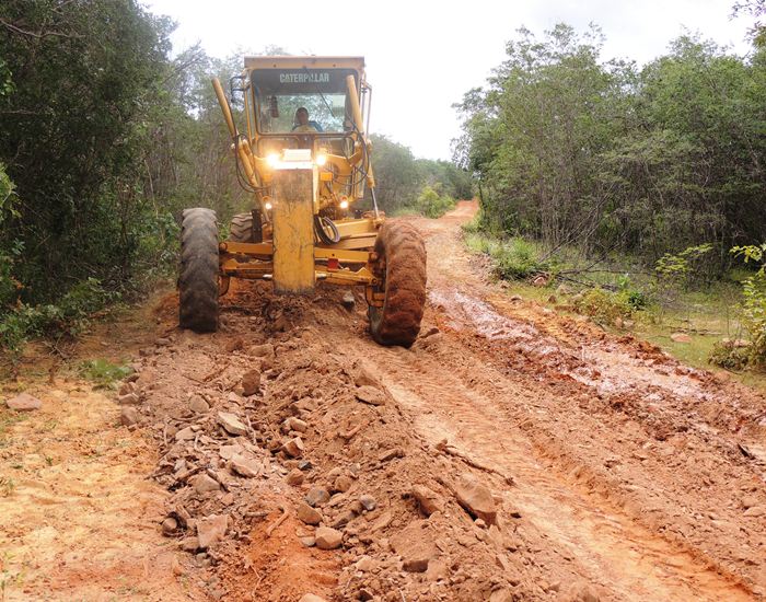 Município inicia recuperação de estrada na zona rural  - Imagem 18