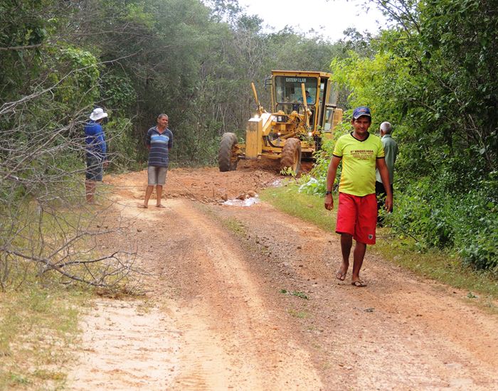 Município inicia recuperação de estrada na zona rural  - Imagem 19