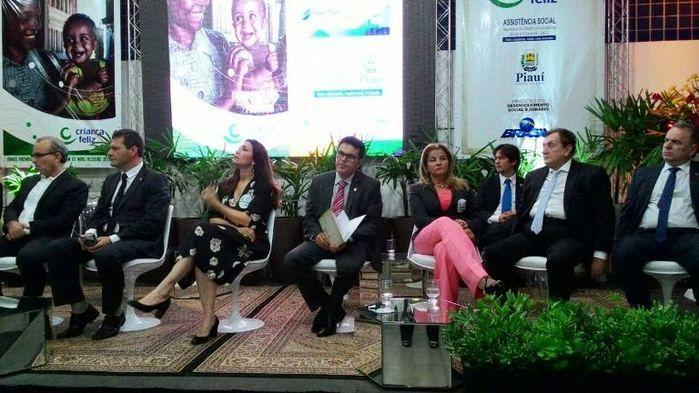 Município participa do lançamento do Programa Criança Feliz - Imagem 3