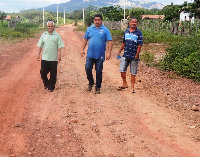 Município inicia recuperação de estrada na zona rural  - Imagem 8