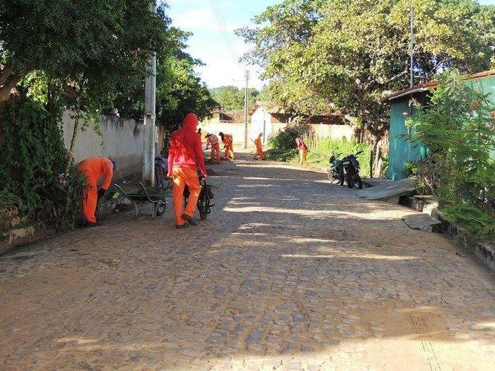 Município intensifica  limpeza e coleta de lixo na cidade  - Imagem 1