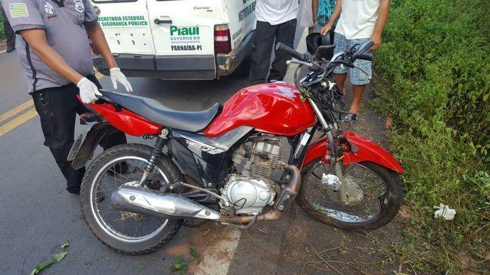 Motociclista morre ao passar reto em curva na BR-402 em Parnaíba (Crédito: Kairo Amaral)