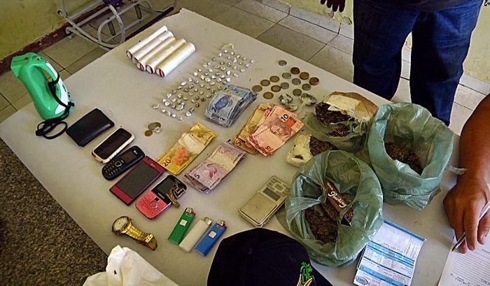 PM de Parnaíba apreende 71 pedras de crack e 0,5 Kg de maconha - Imagem 2