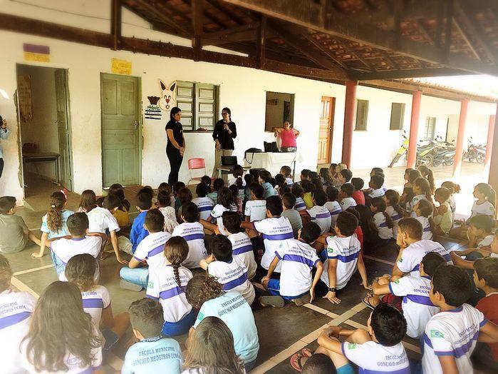 Alunos participam de programação de combate a exploração sexual     - Imagem 2