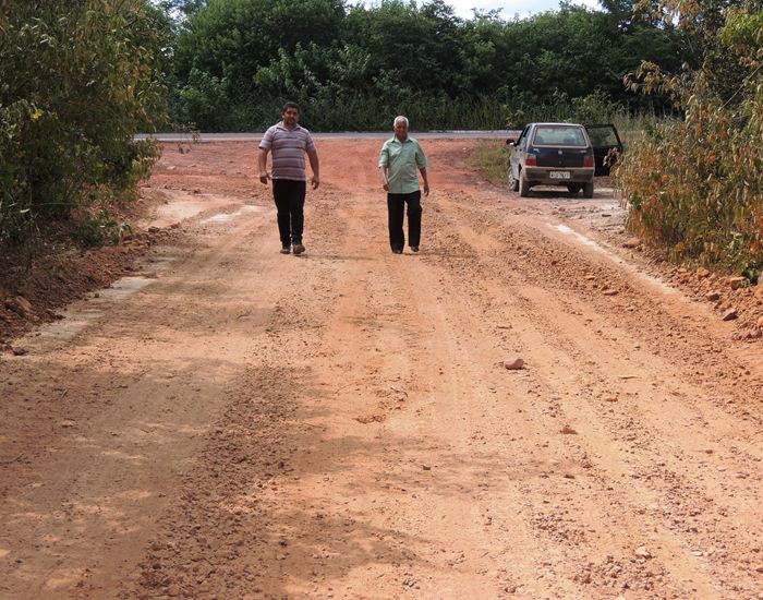 Município dá início a recuperação de estrada ao assentamento   - Imagem 16