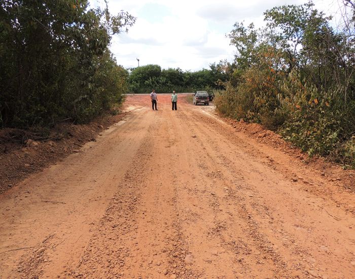 Município dá início a recuperação de estrada ao assentamento   - Imagem 15