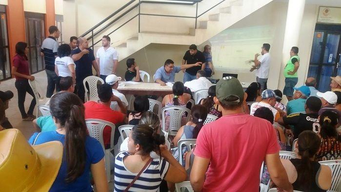 Município e feirantes em reunião buscam organizar feira - Imagem 3