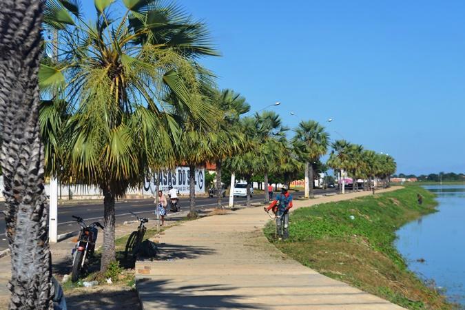 Concluída a pavimentação da orla com lajes ornamentais - Imagem 2