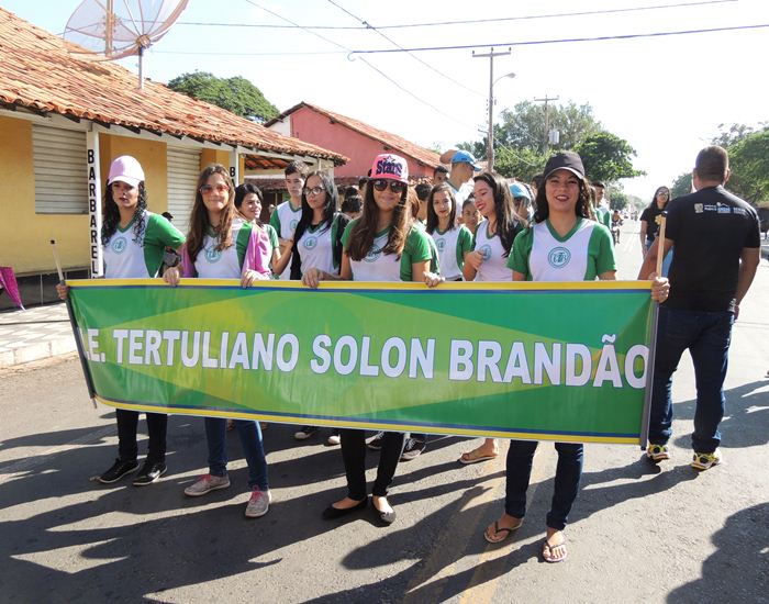 caminhada com alunos reforça o Dia de Combate a Exploração sexual  - Imagem 8