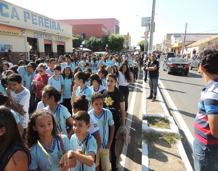 caminhada com alunos reforça o Dia de Combate a Exploração sexual  - Imagem 10