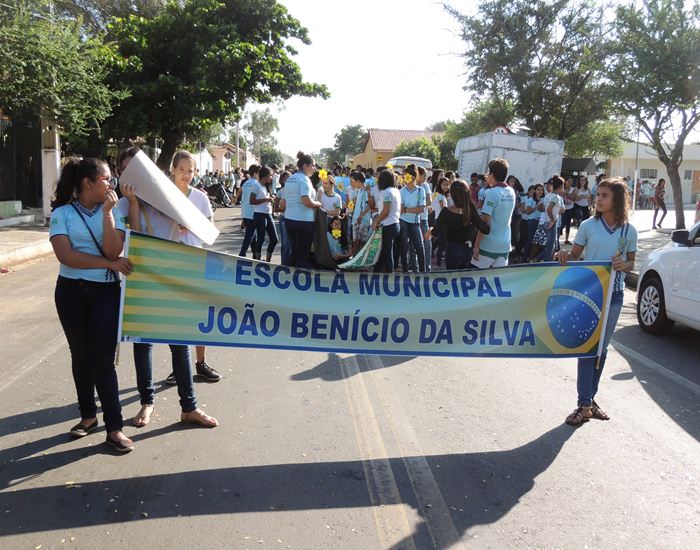 caminhada com alunos reforça o Dia de Combate a Exploração sexual  - Imagem 1