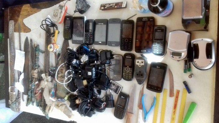 Celulares são encontrados dentro de cama no presídio de Parnaíba - Imagem 1