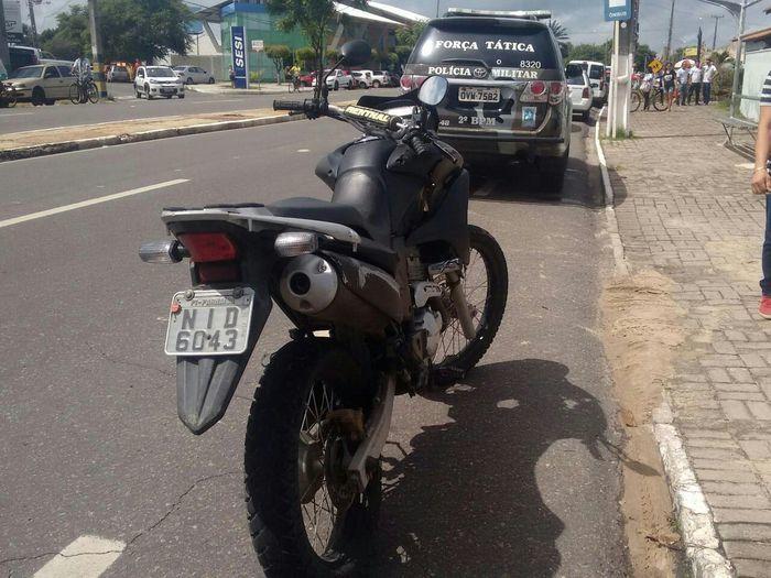 Motocicleta foi encontrada abandonada