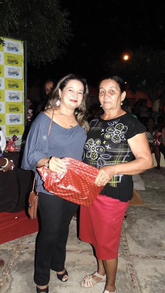 Mães são homenageadas durante evento em praça da cidade - Imagem 23