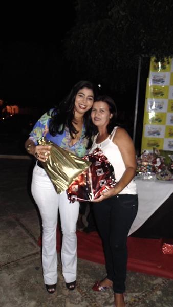 Mães são homenageadas durante evento em praça da cidade - Imagem 20