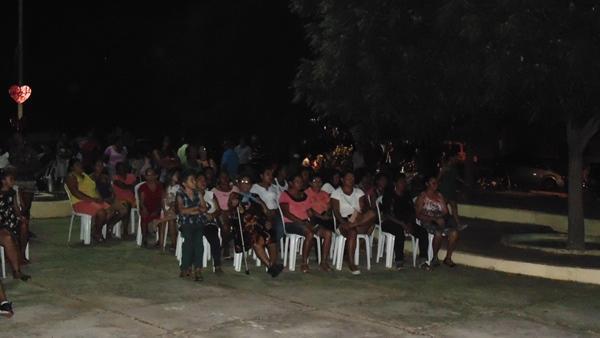 Mães são homenageadas durante evento em praça da cidade - Imagem 1