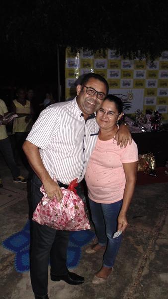 Mães são homenageadas durante evento em praça da cidade - Imagem 16