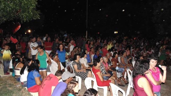 Mães são homenageadas durante evento em praça da cidade - Imagem 12