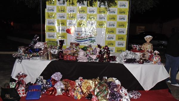 Mães são homenageadas durante evento em praça da cidade - Imagem 26