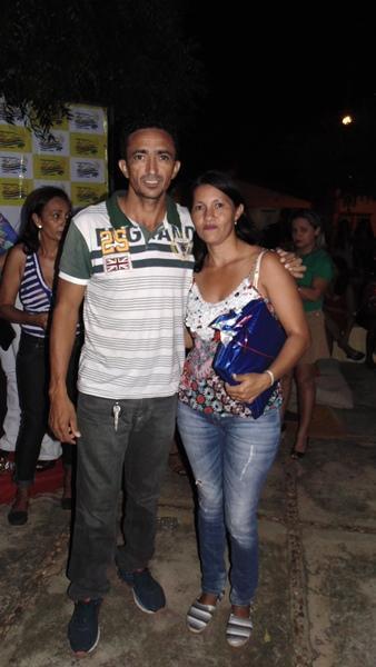 Mães são homenageadas durante evento em praça da cidade - Imagem 35