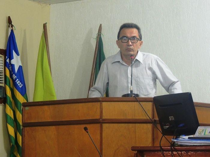 Dr. Sidney Macedo lembra dia do apicultor na câmara Municipal  - Imagem 1