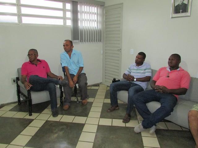 Prefeito Dr.Zé Maria Realiza Entrega de Coletes aos Vigilantes - Imagem 11