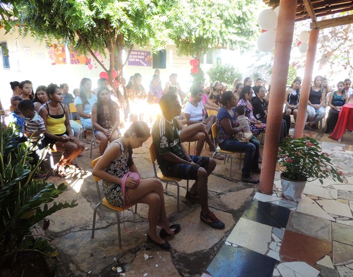 Creche Anexo Tia Alice realiza festa em comemoração ao Dia das Mães - Imagem 35