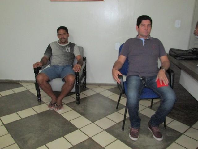 Prefeito Dr.Zé Maria Realiza Entrega de Coletes aos Vigilantes - Imagem 5