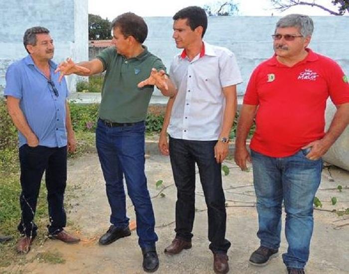 Prefeito Alvimar acompanha equipe da FUNDESPI em visita ao estádio - Imagem 5