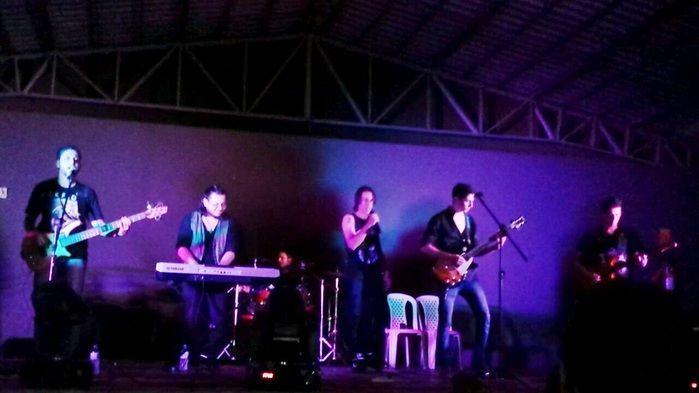 Banda Retrô dá um show em apresentação no Moto Fest em Piripiri - Imagem 4