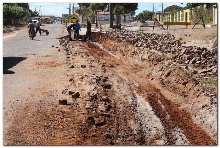Prefeitura de Inhuma realiza obras na Avenida Duque de Caxias - Imagem 3