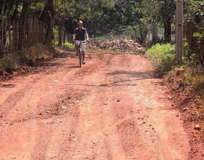 Município recupera estrada que liga Bairro Santa Fé ao Buritizinho - Imagem 4