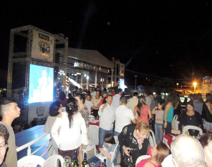 Público faz artistas se empolgarem pelo carisma nos shows - Imagem 61