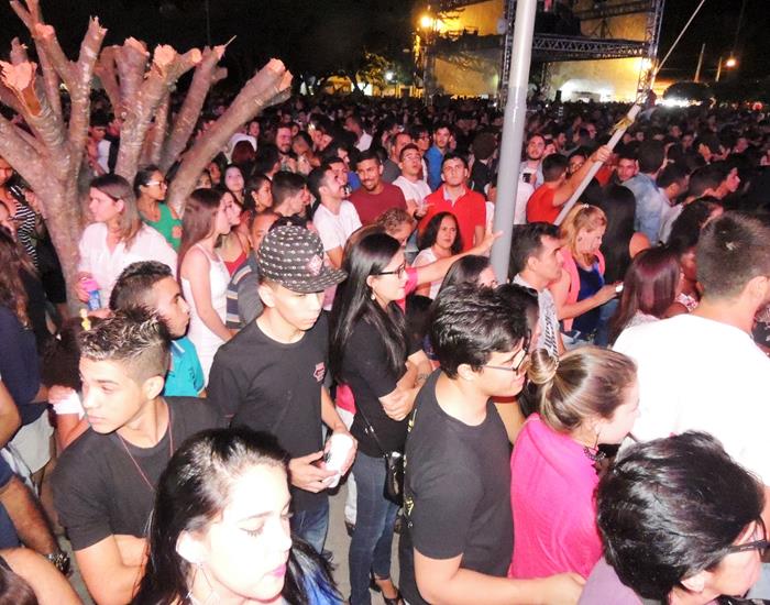 Público faz artistas se empolgarem pelo carisma nos shows - Imagem 24