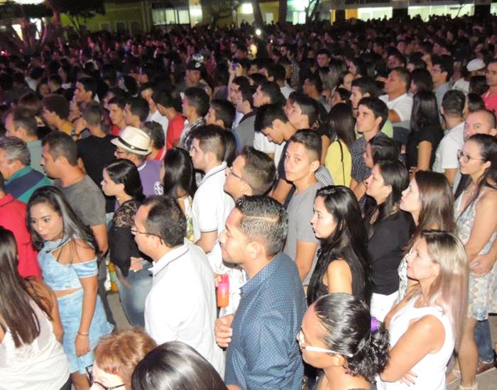 Público faz artistas se empolgarem pelo carisma nos shows - Imagem 11